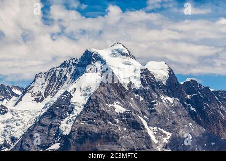 Atemberaubende Aussicht auf Jungfrau von der Aussichtsplattform auf dem Schilthorn auf dem Berner Oberland, Kanton Bern, Schweiz Stockfoto