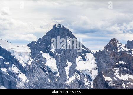 Herrliche Aussicht auf Gspalthorn von der Aussichtsplattform auf dem Schilthorn im Berner Oberland, Kanton Bern, Schweiz Stockfoto