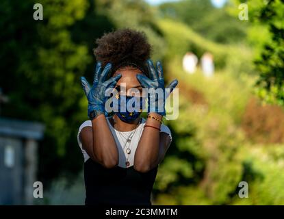 Tunbridge Wells, Großbritannien. Juni 2020. Allgemeine Ansicht der Black Lives Matter Multi-Faith Vigil in Calverley Park, Tunbridge Wells, Kent, England. Foto von Liam McAvoy. Kredit: Prime Media Images/Alamy Live Nachrichten Stockfoto