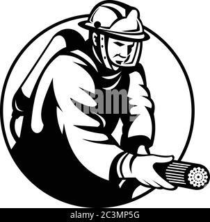 Schwarz-weiß Retro-Stil Illustration eines Feuerwehrmann oder Feuerwehrmann mit einem Feuerwehrschlauch im Kreis auf isoliertem Hintergrund gesetzt. Stock Vektor