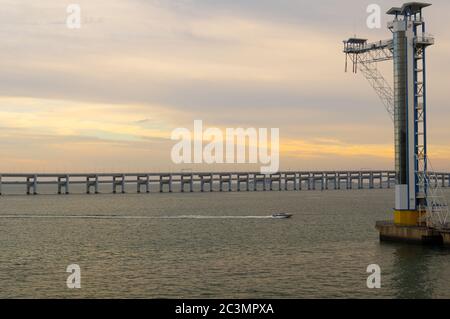 Die Landschaft der Bucht von Xinghai im Spätsommer, Dalian, China Stockfoto