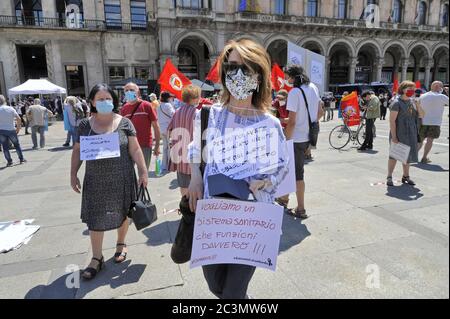 Mailand, 2020. Juni, Demonstration von Mitte-Links-Parteien, Gewerkschaften, Medicina Democratica Verein und viele andere Organisationen aus Protest gegen die katastrophale Management des Coronavirus Notfall durch die Lombardei Region, für die Beauftragung der öffentlichen Gesundheit und den Rücktritt von Gouverneur Attilio Fonta und Ratsmitglied Giulio Gallera zu bitten. Stockfoto