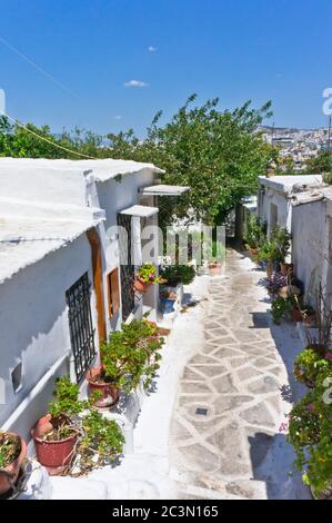 Plaka Anafiotika, Blick auf die Altstadt mit kleinen weißen Häusern, Athen, Griechenland Stockfoto