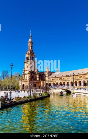 Pavillon auf der Plaza de España im Parque de María Luisa, Sevilla, Spanien Stockfoto