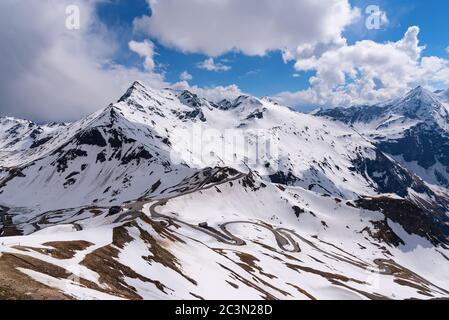 Dramatische und malerische Morgentzene. Lage berühmte Resort Großglockner Hochalpenstraße, Österreich. Europa. Künstlerische Darstellung. Beauty-Welt Stockfoto