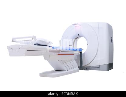 Multi-Detektor CT Scanner ( Computertomographie ) isoliert auf weißem Hintergrund. Beschneidungspfad. Stockfoto