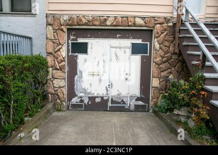 Es gibt viele verschiedene Stile von Türen, Treppen und Stöpel für Häuser in San Francisco, CA. Stockfoto