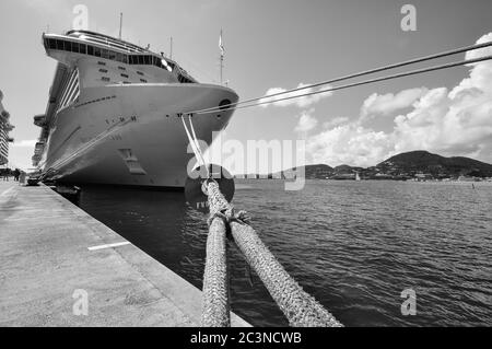 Regal Princess dockte in Sint Maarten an Stockfoto