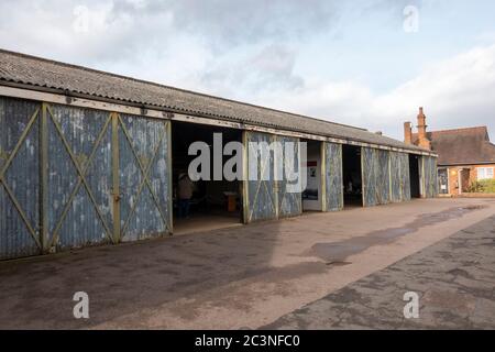Die Fahrzeuggaragen, Bletchley Park, Bletchley, Buckinghamshire, Großbritannien. Stockfoto
