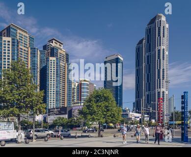 Busan, Südkorea 15. September 2019: Stadtbild des modernen Busan mit Wandertouristen Stockfoto