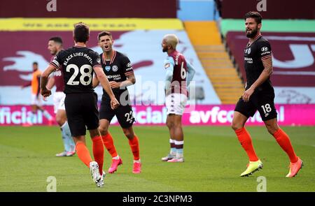 Chelsea Christian Pulisic feiert das erste Tor seiner Spieleseite während des Premier League-Spiels in Villa Park, Birmingham. Stockfoto