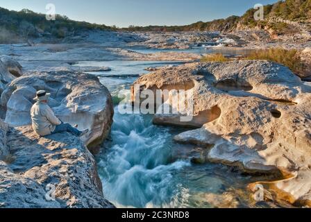 Kanal von Pedernales River bei Pedernales Falls State Park, Hill Country, Texas, USA Stockfoto