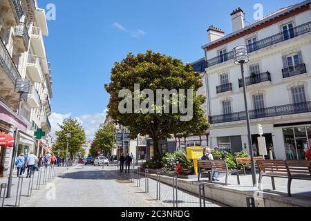 Biarritz, Frankreich - 17. Juni 2018: Place Georges Clemenceau, Bellevue Parkplatz Bushaltestelle, Sommerstadt Stockfoto