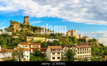 Panorama von Kruja Burg in einem schönen Sommertag, Albanien Stockfoto