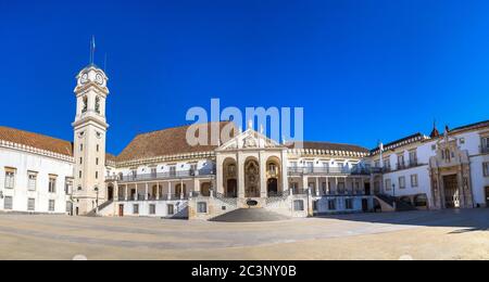 Die Universität von Coimbra, Portugal in einem schönen Sommertag Stockfoto