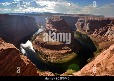 Nahe Sonnenuntergang am Horseshoe Bend des Colorado River in der Nähe von Page Arizona Stockfoto