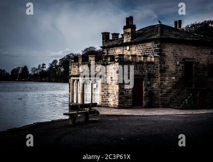 The Boathouse at Newmillerdam Country Park, Wakefield, West Yorkshire, Großbritannien. Stockfoto