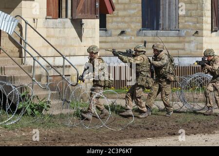 3. Bataillon, Ausbildung zum Fallschirmjäger im Copehill Down Village in der Salisbury Plain, Wiltshire, England, Großbritannien Stockfoto