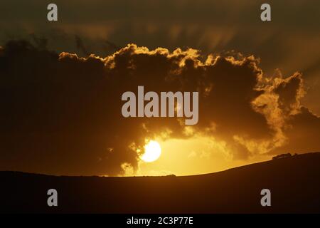 Sonnenuntergang über Bottelary Hills mit Jacobs Leitern Stockfoto