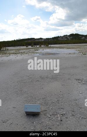 NORRIS JUNCTION, WYOMING - 7. JUNI 2017: Palpitator Spring (Dry) im Back Basin Bereich des Norris Geyser Basin im Yellowstone National Park Stockfoto