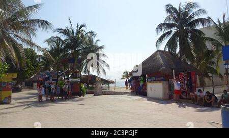 Die mexikanische Stadt Playa del Carmen liegt in der Nähe von Cancun, auf der Halbinsel Yucatan. Es ist ein toller Ort, um mit einem kühlen Strand zu kommen Stockfoto