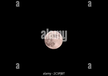 Mond Nahaufnahme zeigt die Details der Mondoberfläche. Stockfoto