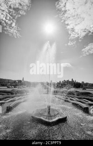 Brunnen vor dem Cincinnati Museum Center am Union Terminal, Cincinnati, Ohio, USA Stockfoto