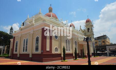 Guayaquil, Guayas / Ecuador - 4. September 2016: Blick auf die Kirche San Jose. Das Kirchengebäude wurde 1926 fertiggestellt Stockfoto