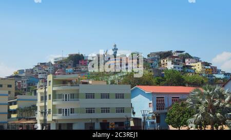 Guayaquil, Guayas / Ecuador - 4. September 2016: Blick auf das Viertel Las Penas auf dem Hügel Santa Ana Stockfoto