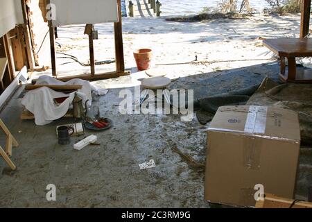 BILOXI, VEREINIGTE STAATEN - Sep 04, 2005: Wohnzimmer durch Hurrikan Katrina zerstört. Stockfoto