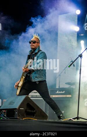 Kolumbianische Punkband Pornomotora tritt beim jährlichen Tattoo Music Fest in Bogota, Kolumbien, auf. Das Tattoo Music Fest ist ein Ereignis, das beliebt sammelt Stockfoto