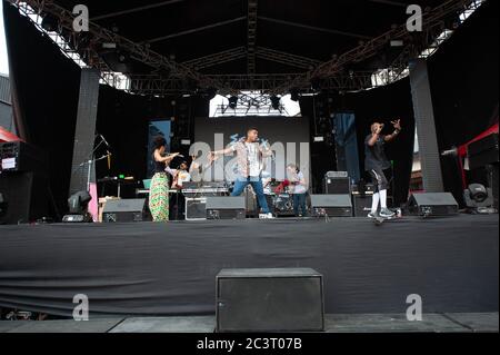 Kolumbianische Hip Hop Band, Zalama Crew perfrom auf dem jährlichen Tattoo Music Fest in Bogota, Kolumbien. Das Tattoo Music Fest ist ein Event, das Popula sammelt Stockfoto