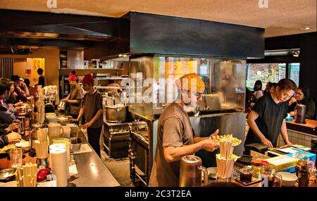 Berühmtes Gyoza Restaurant in Omotesando Gegend, Shibuya, Tokyo, Japan Stockfoto