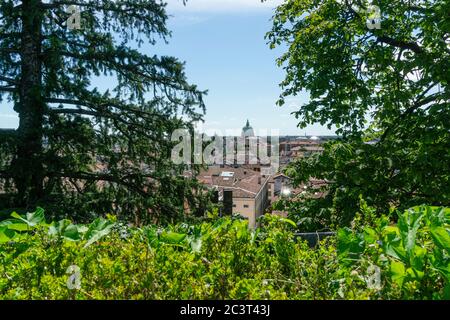 Panoramablick auf die Stadt vom Schlossberg Stockfoto