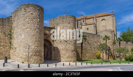 Panorama des historischen Stadttores von Ronda, Spanien Stockfoto