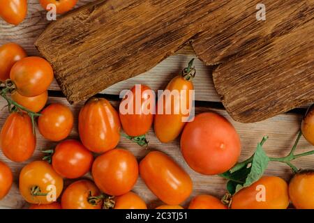 Sorte reife natürliche Bio leckere Tomaten. Frisches Gemüse aus lokalem Anbau Stockfoto