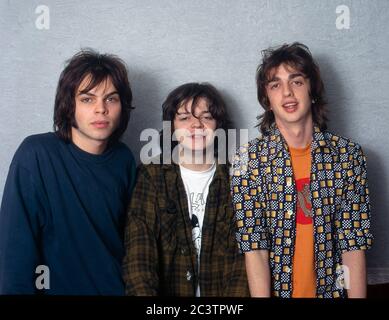 Britpop Rockgruppe Supergrass backstage im Astoria Theater, London 1988 Stockfoto