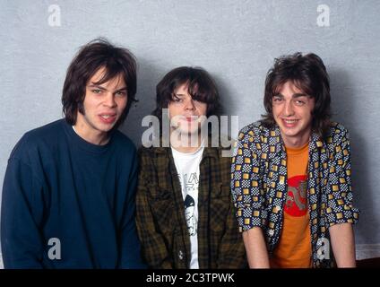 Britpop Rockgruppe Supergrass backstage im Astoria Theater, London 1988 Stockfoto