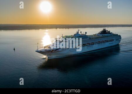 Luftaufnahme des Kreuzfahrtschiffes Oceana der P&O Cruises Flotte Stockfoto