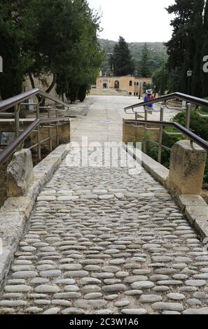 Brücke im Heiligen Kloster von Agios Neophytos in der Nähe von Tala Dorf, Zypern Stockfoto