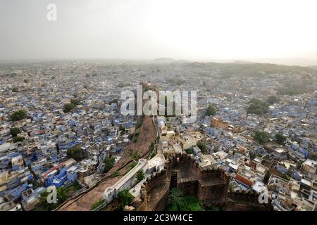 Jodhpur, Rajasthan, Indien Blick auf die Stadt von Mehrangarh Fort gesehen. Stockfoto