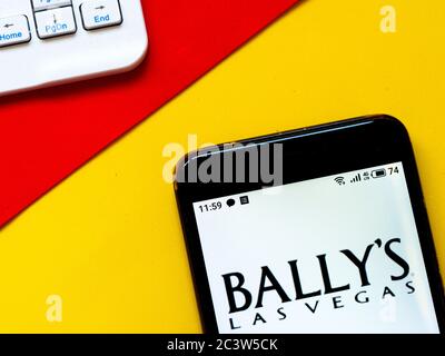 In diesem Foto Illustration ein Bally Las Vegas Logo auf einem Smartphone angezeigt. Stockfoto