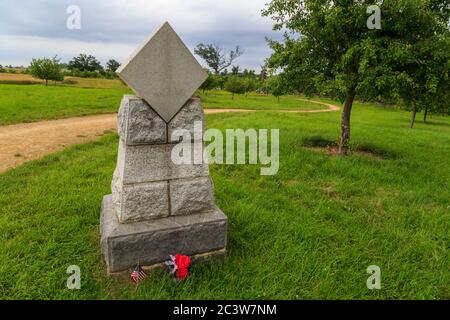 Gettysburg, PA, USA - 20. Juni 2018: Der General Daniel Sickles Marker, der zeigt, wo er am zweiten Kampftag auf dem Schlachtfeld verwundet wurde. Stockfoto