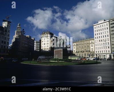 PLAZA DE ESPAÑA DE FERROL CON EL MONUMENTO A FRANCISCO FRANCO - FOTO AÑOS 90. Lage: AUSSEN. Ferrol. Coruña. SPANIEN. Stockfoto