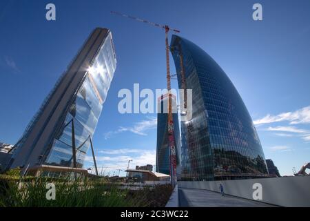 Ein schönes Foto der Wolkenkratzer von citylife bei Tag, Mailand, Italien Stockfoto