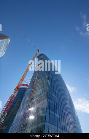 Ein schönes Foto der Wolkenkratzer von citylife bei Tag, Mailand, Italien Stockfoto