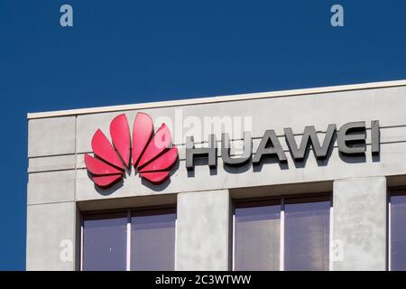 Toronto Kanada, 17. Juni 2020; das Zeichen auf dem Huawei Technologieunternehmen kanadischen Hauptsitz in Markham Stockfoto