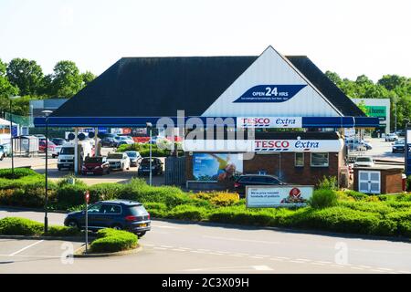 Tesco Extra Supermarkt in Hatfield, UK. Stockfoto