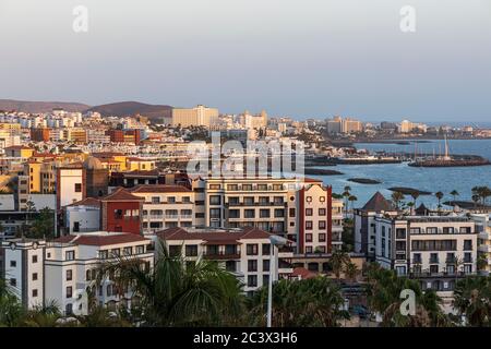 Blick über Las Americas und Costa Adeje bei Sonnenuntergang, Teneriffa, Kanarische Inseln, Spanien Stockfoto