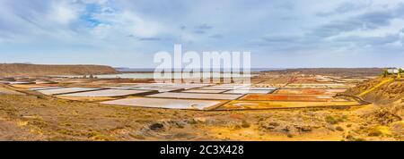 Salinas de Janubio, alte Salz Bergbau auf Lanzarote, Kanarische Inseln, Spanien. Stockfoto